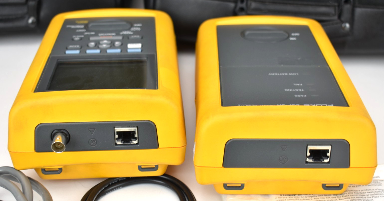 Fluke DSP-100 LAN CableMeter Kit w/ DSP-SR Smart Remote Cases Battery Cables