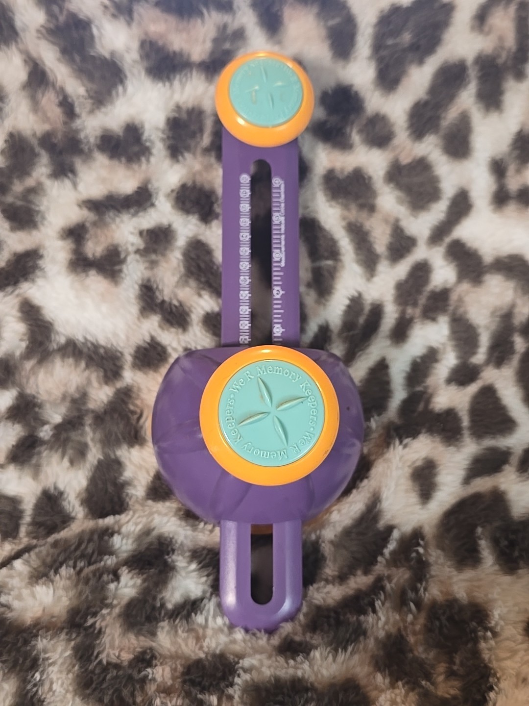 We R Memory Keepers The Crafter's Magnetic Circle Cutter Tool