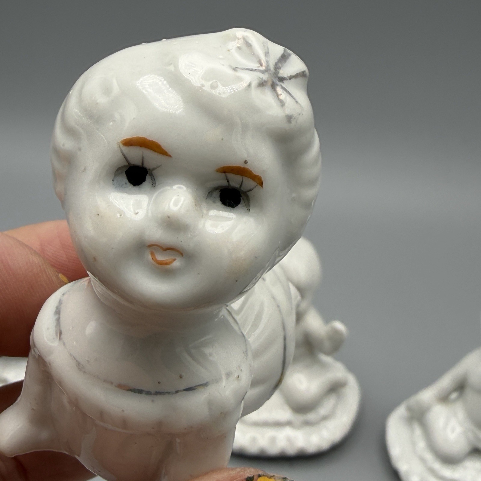 Vintage little Baby Crawling Figurine Gold gilt trim lining Cute 1950’s 2”