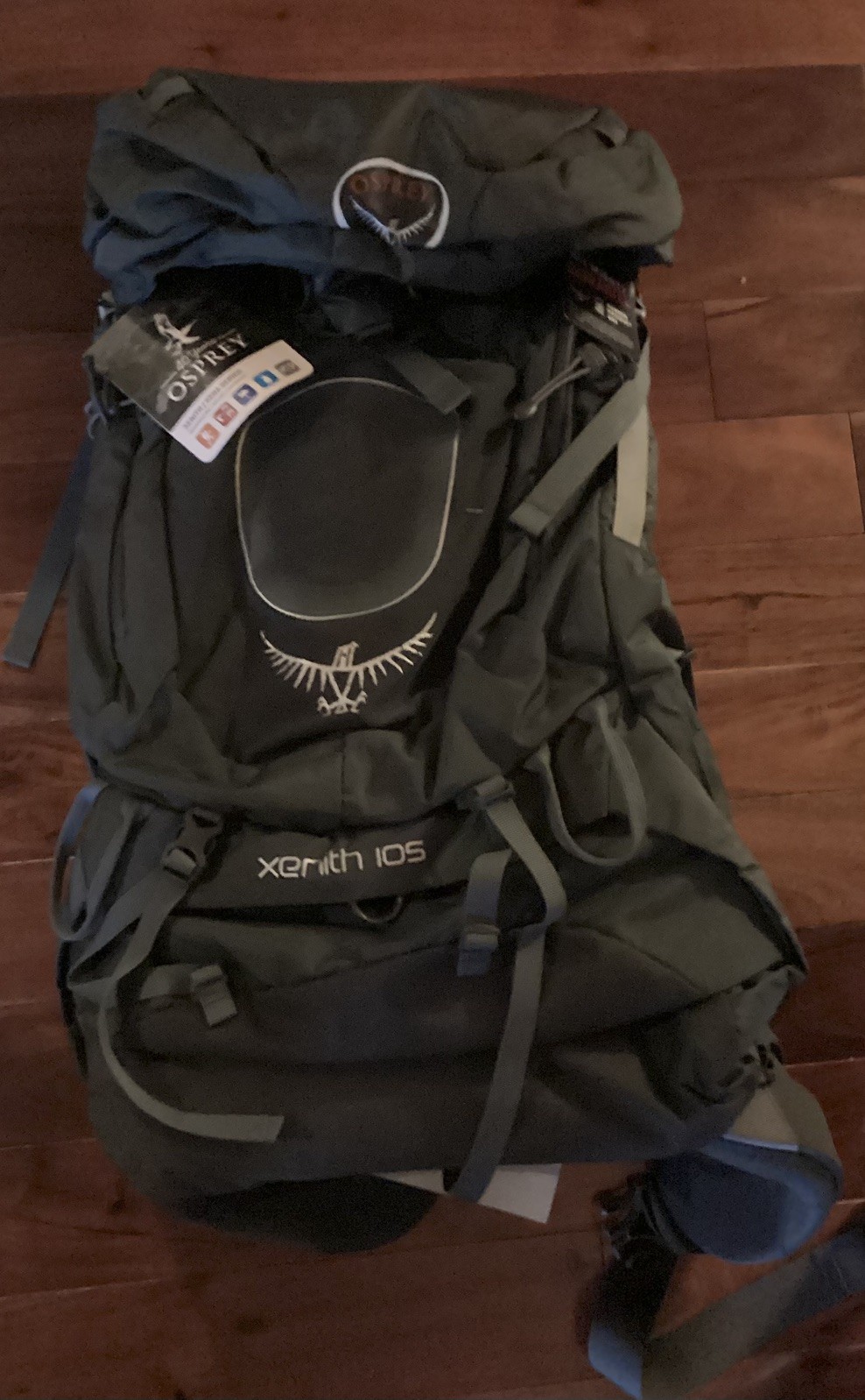 Osprey Packs Xenith 105 Hiking Backpack MEDIUM Graphite Gray NEW WITH TAGS!!!
