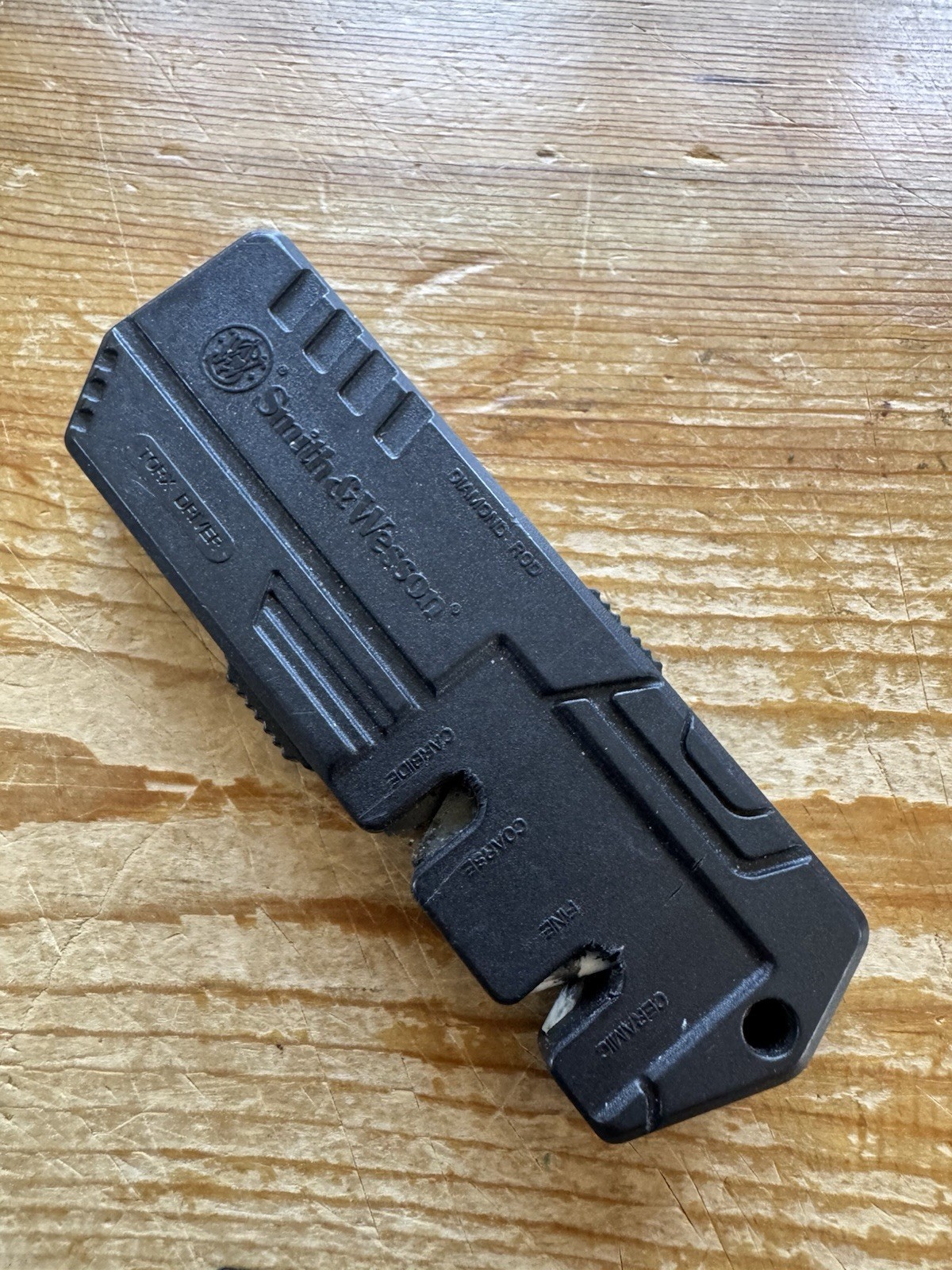 Smith & Wesson Black GRN Ceramic/Carbide Knife Sharpener 1117198
