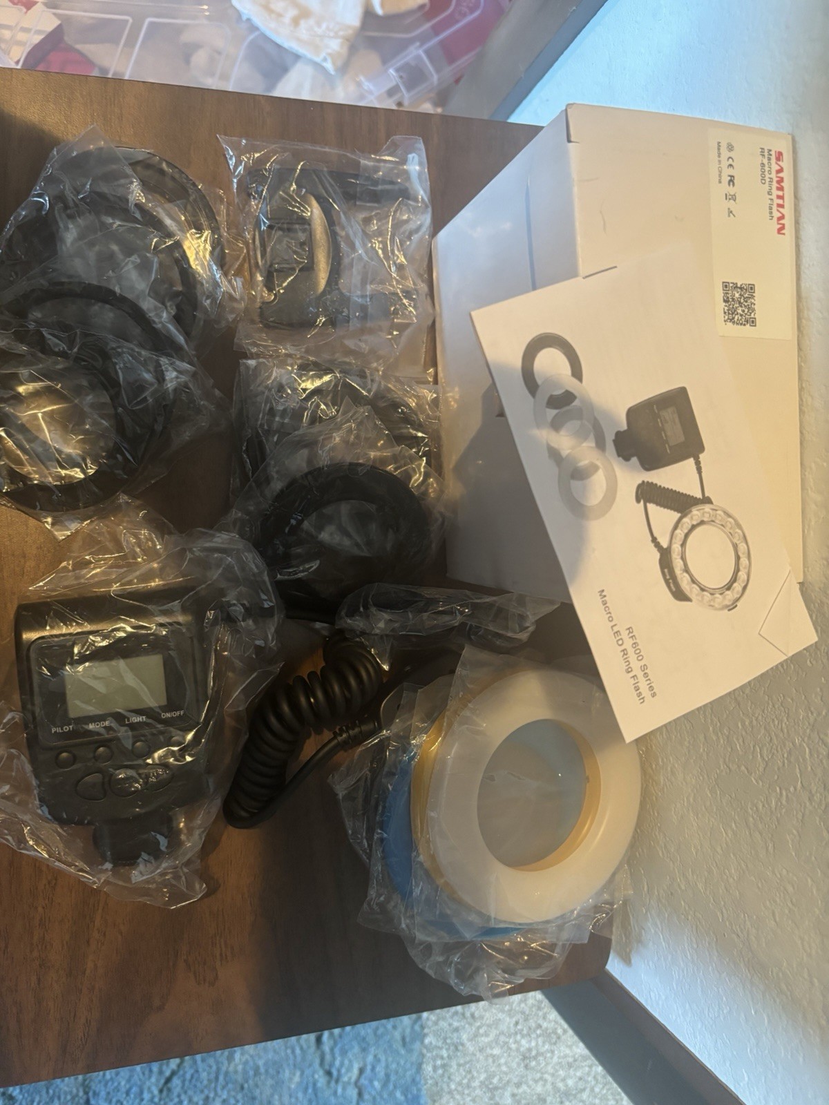 SAMTIAN RF600D Macro LED Ring Flash Kit w/ LCD, Hot Shoe, DSLR Universal