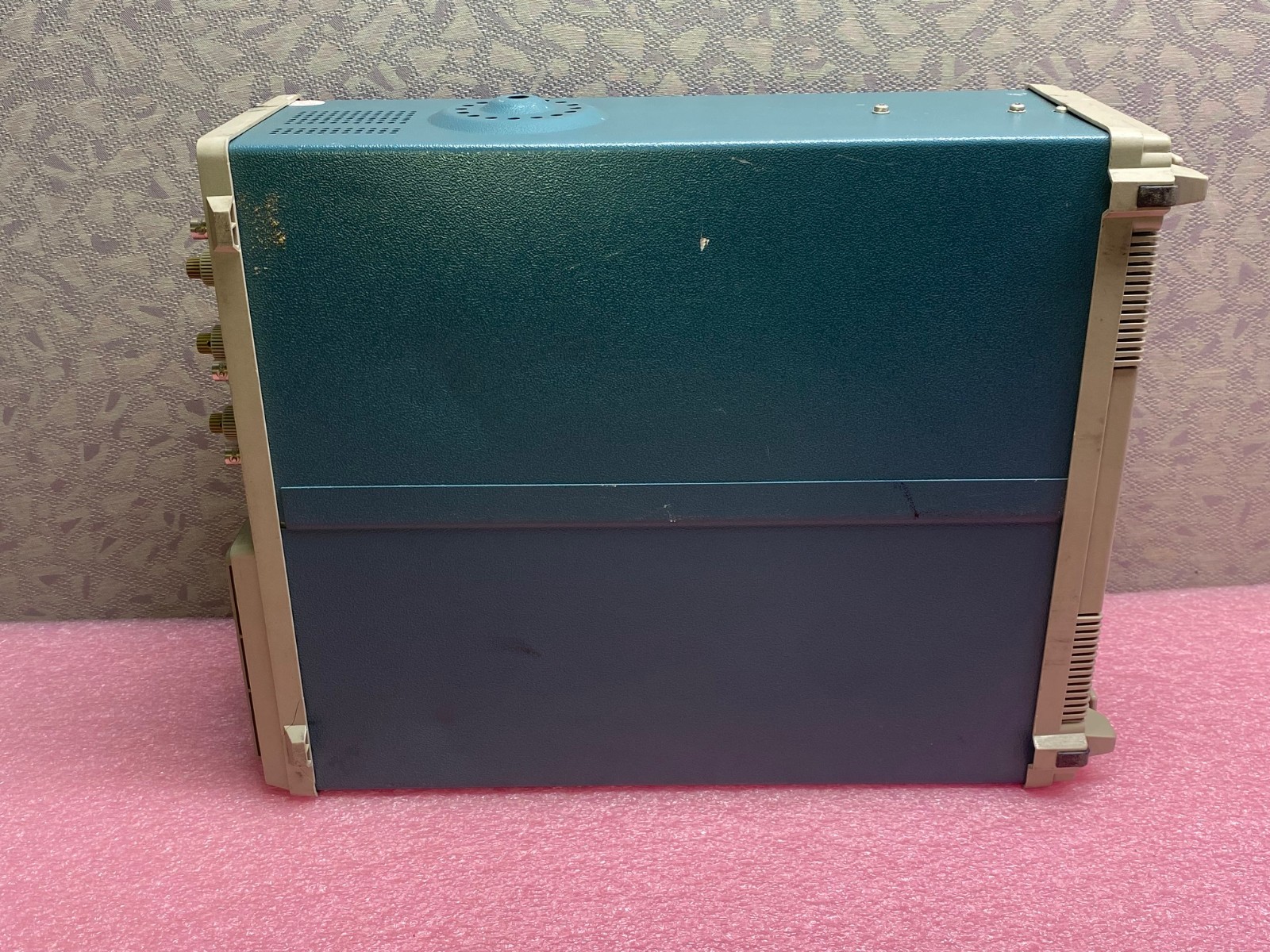 TEKTRONIX 2205 OSCILLOSCOPE