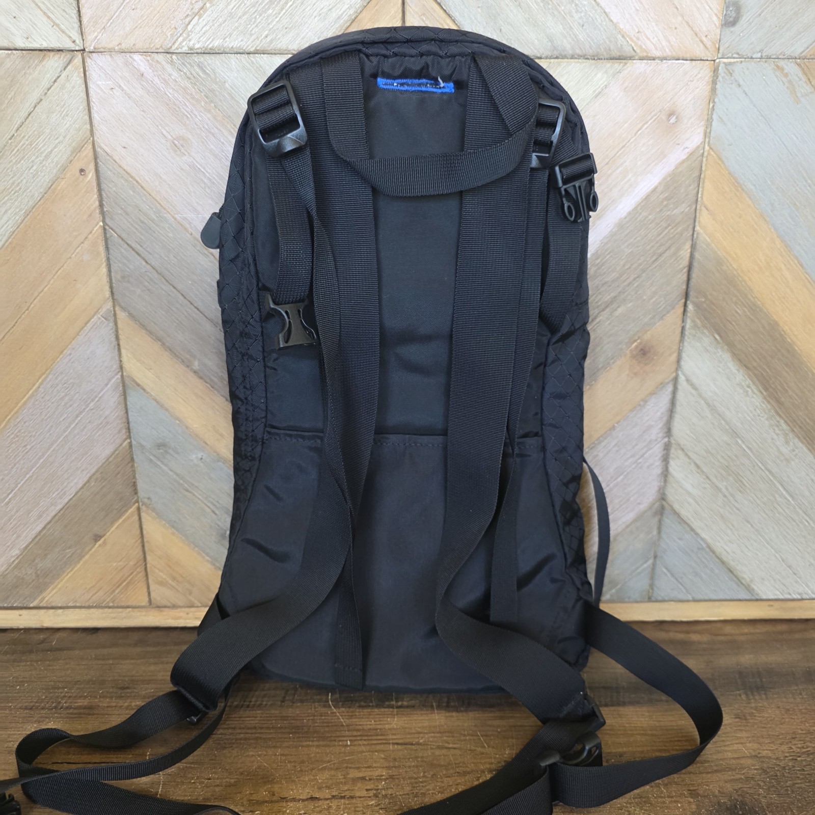 Eddie Bauer Hydration Backpack Pack Adjustable Hiking Outdoors Blue & Black