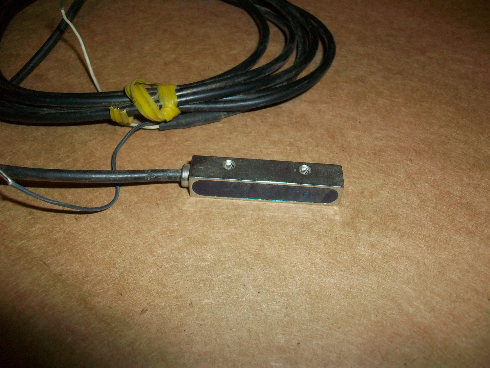 Efector Proximity Sensor 13H2001-HR0G I35001 20-30VDC NEW