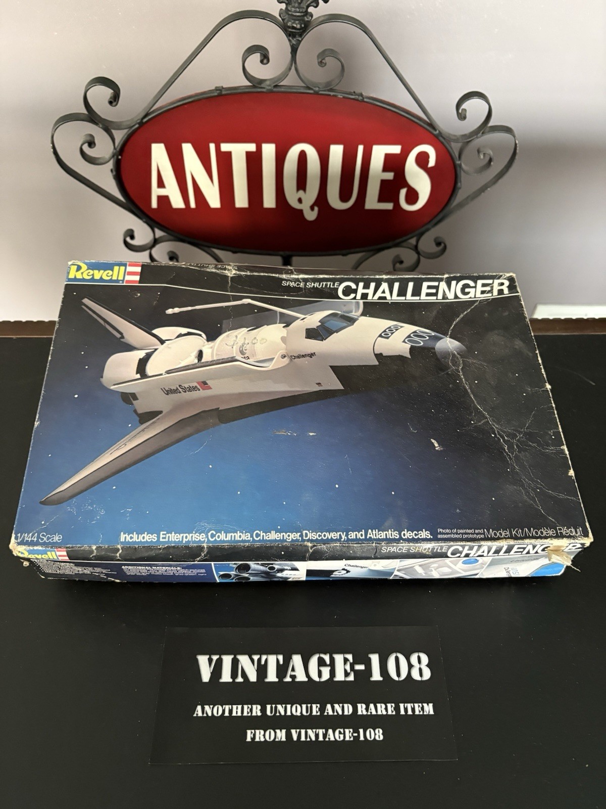 Revell 4526 Space Shuttle Challenger 1/144 Scale 1982 - OPEN BOX