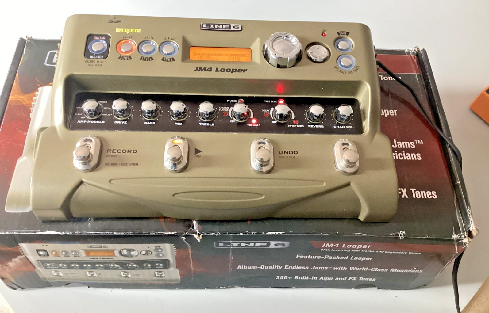 *Line 6 JM4 Guitar Multi Effect Pedal Looper Amp Modeling Drums Reverb Delay*