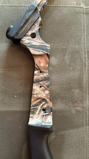 Genesis Archery Bow, Right handed, Perfect Condition, working, Camo