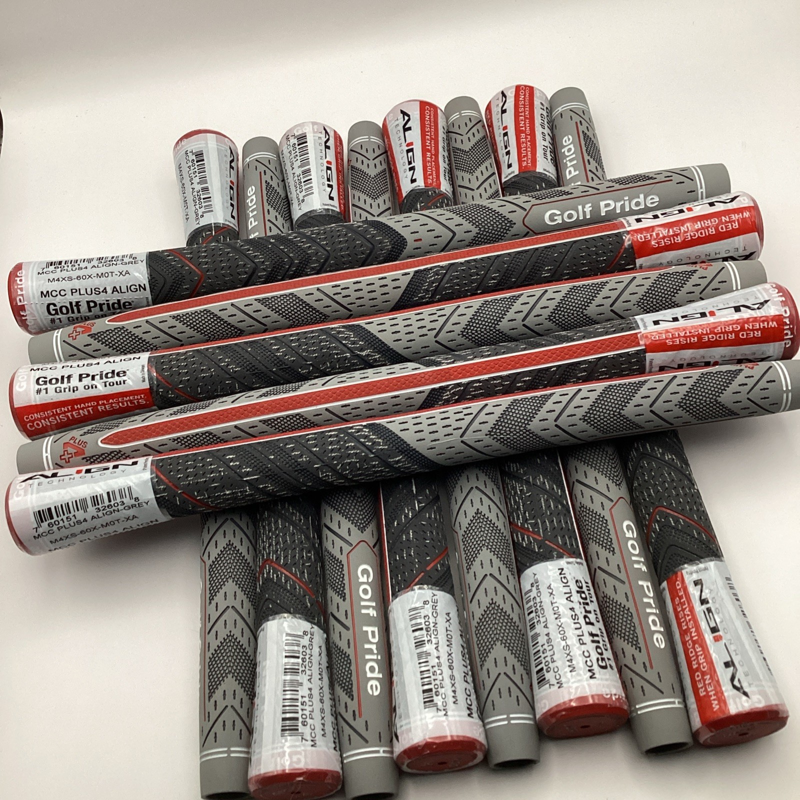 Golf Pride MCC Plus 4 Align midsize- Grey And Red- 60X -  13 Grips