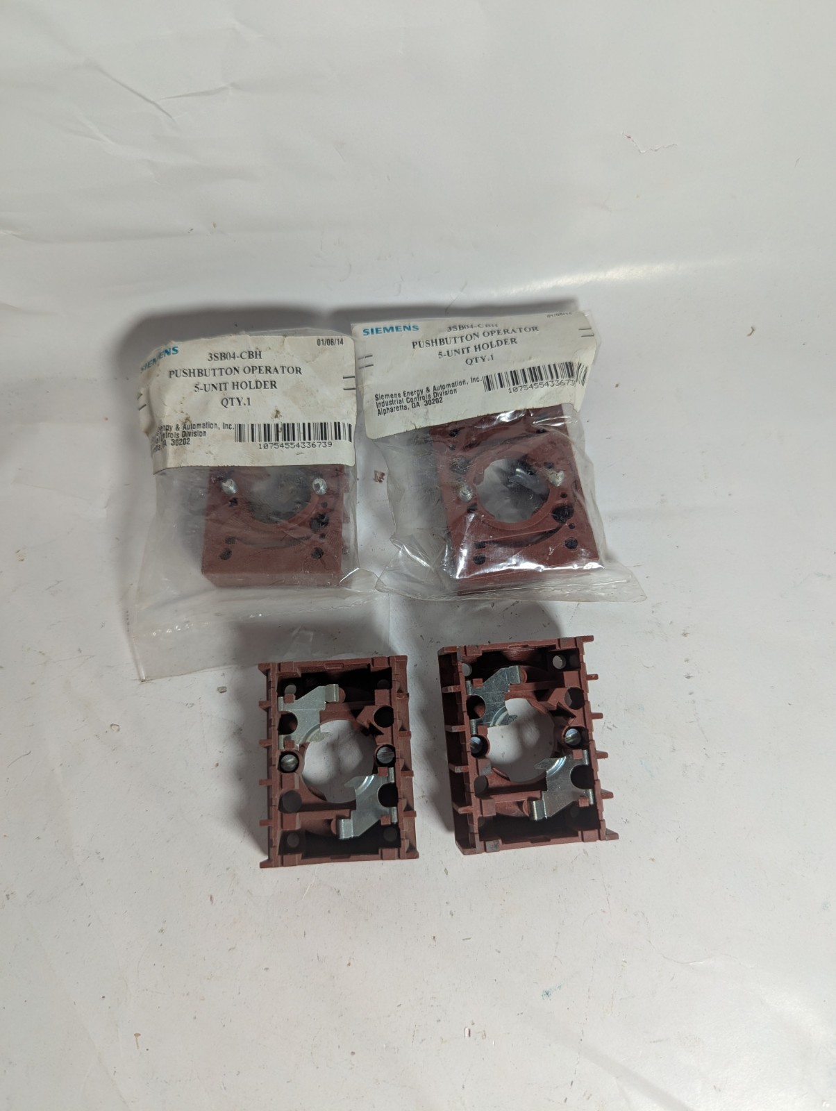NEW LOT OF 4 GENUINE SIEMENS 3SB04-CBH PUSHBUTTON OPERATOR 5-UNIT HOLDER