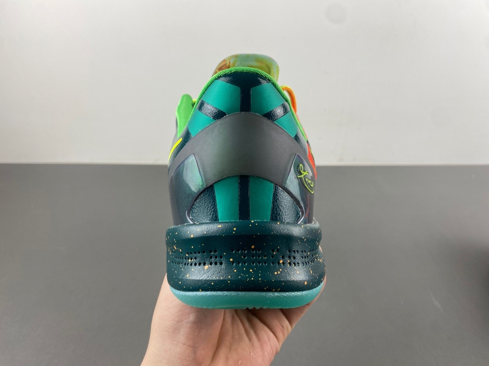 Kobe 8 Ⅷ Protro What The (2025) HM9621-900