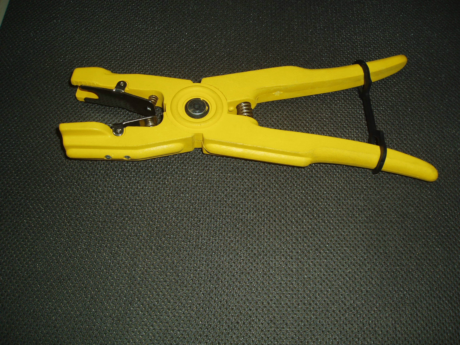 APOLLO EAR TAGGING TOOL APPLICATOR, LIVESTOCK, DEER, SHEEP ECT.