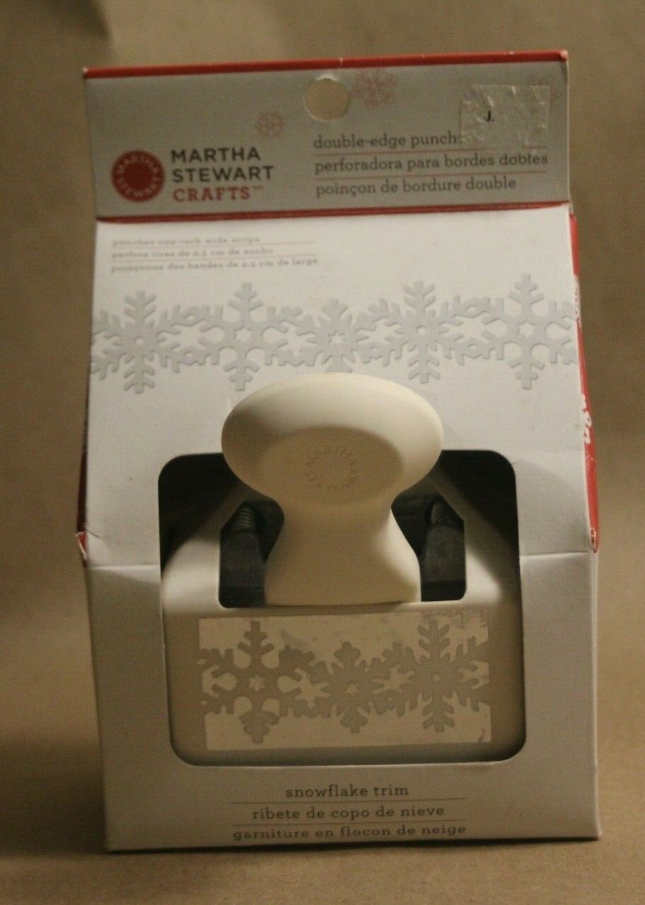 Martha Stewart Snowflake Trim 2011 42-70016 Decorative Double Edge Paper Punch