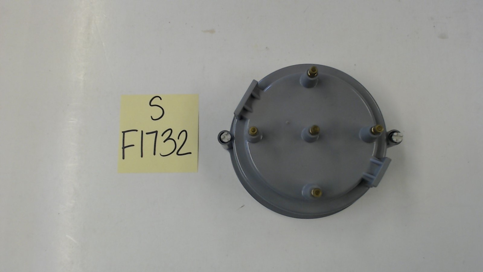 BorgWarner C-184 Distributor Cap