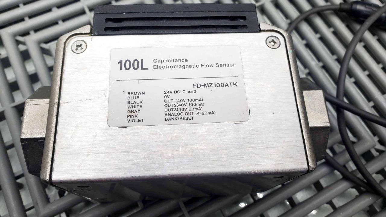 Keyence FD-MZ100ATK Capacitance Electrode Electromagnetic Flow Sensor 100L