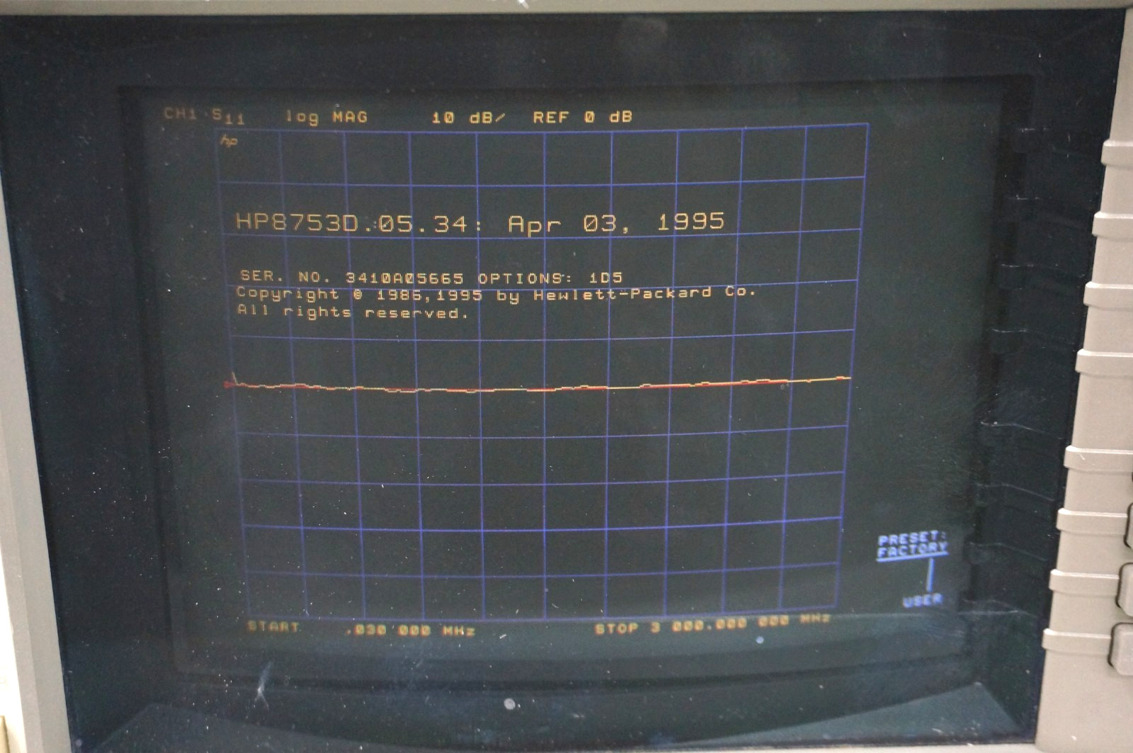Hewlett Packard - 8753D - Network Analyzer with 87511A S-Parameter Test Set