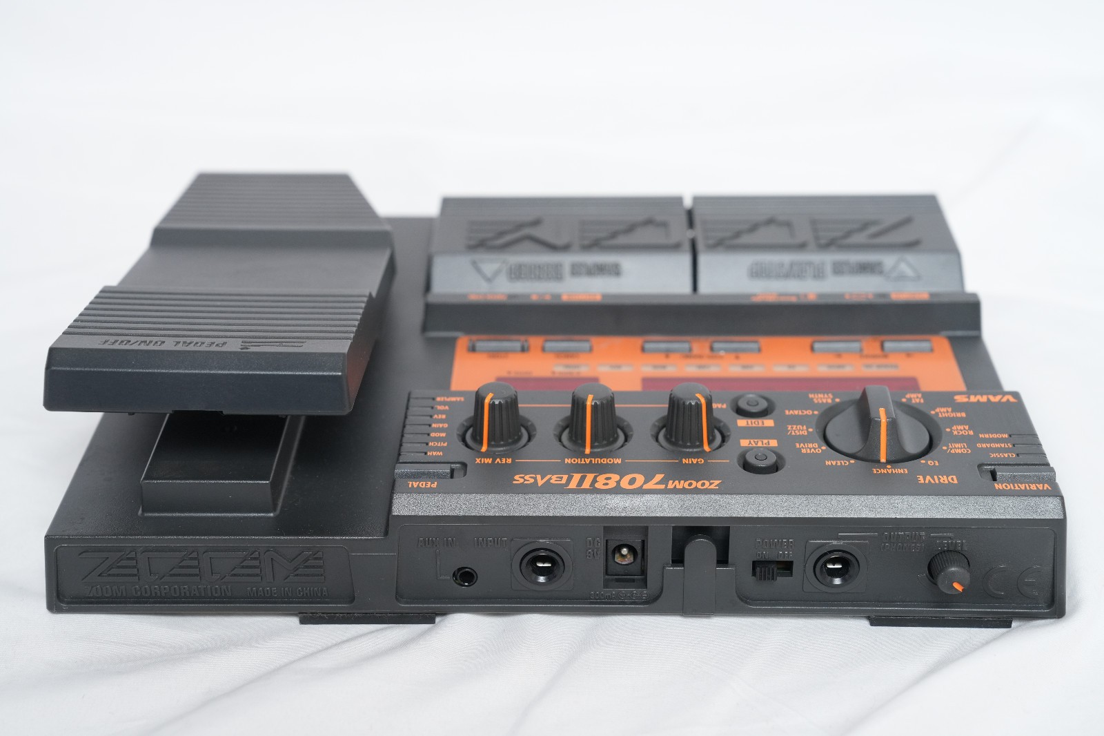 ZOOM 708II BASS EFFECTS PROCESSOR/MULTI-EFFECTOR