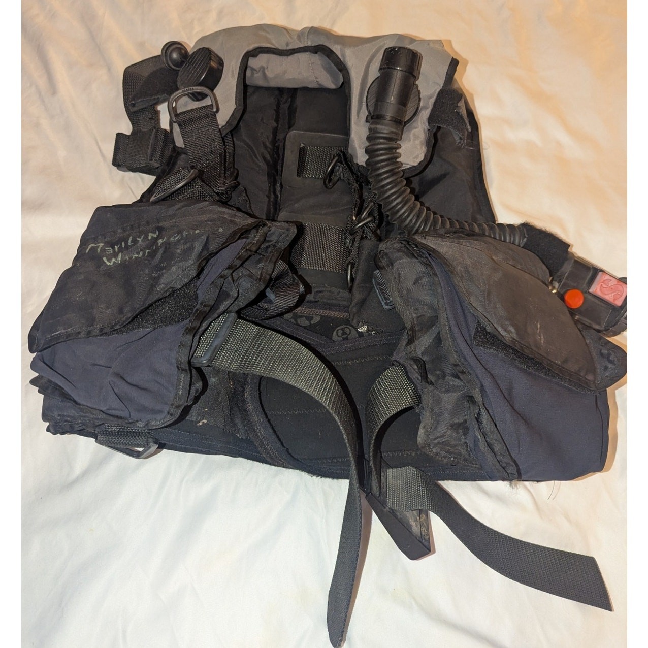 US Divers Aqua-Lung CRUISE Diving Vest Size Medium