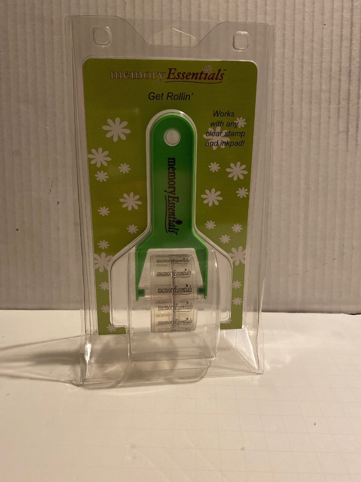 Memory Essentials Scrapbooking Tool Get Rollin’ Adhesive Wheel With Handle New