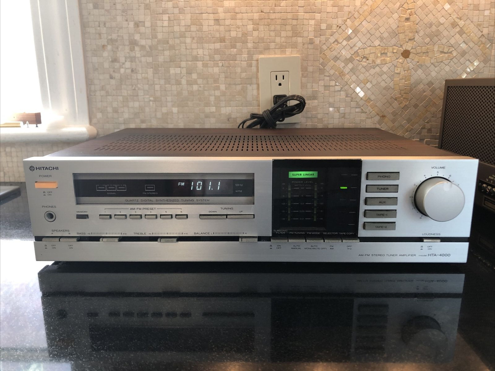 Hitachi Quartz Digital AM/FM Stereo Tuner Amplifier HTA-4000 & Owner’s Manual