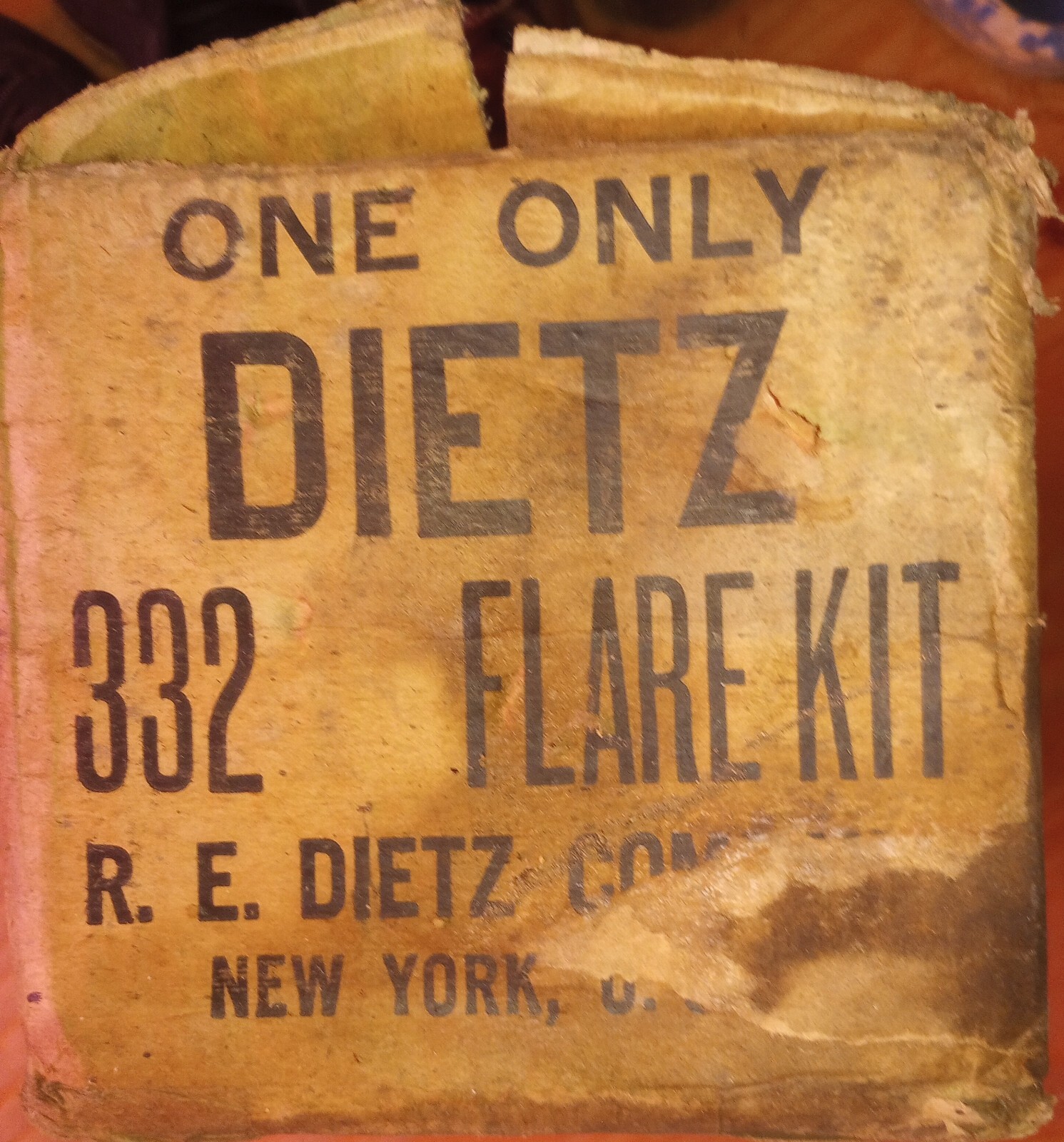 Dietz #332 Road Emergency Kit 1940's-50's NOS
