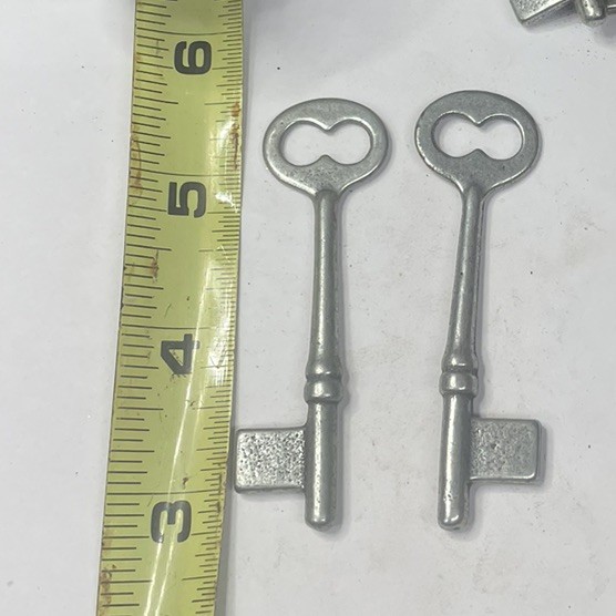 2 Skelton Keys Uncut Common Furniture Locksmith Bit Old Key Post Iron