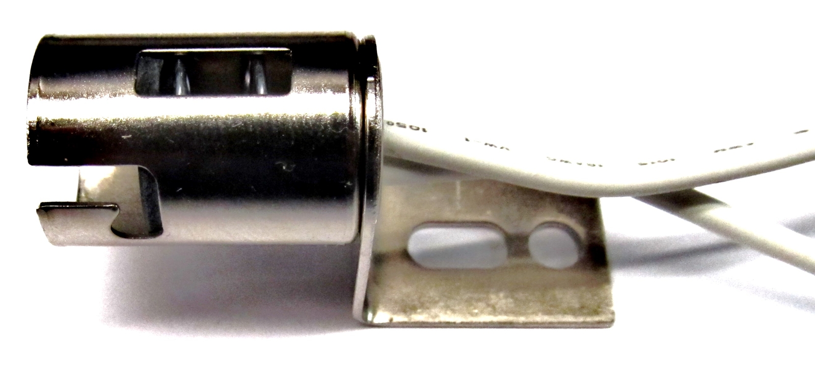 Bayonet Bulb Socket, BA15d base (1076, 1176 etc.), 1-hole L-Flange (parallel)