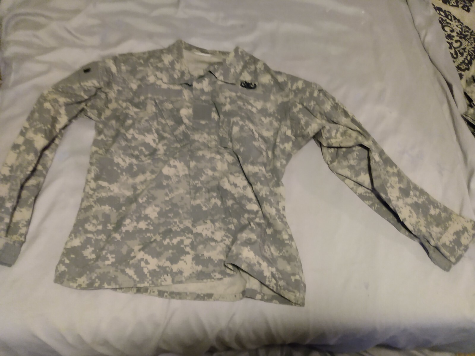 ACU Army Military Camo Combat Jacket Medium Regular 8415-01-519-8510