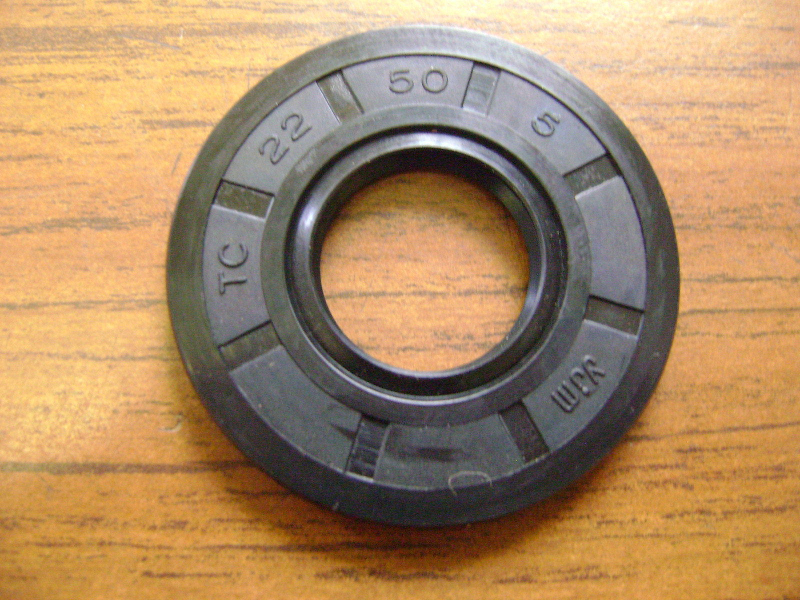 NEW TC 22X50X5 DOUBLE LIPS METRIC OIL / DUST SEAL 22mm X 50mm X 5mm