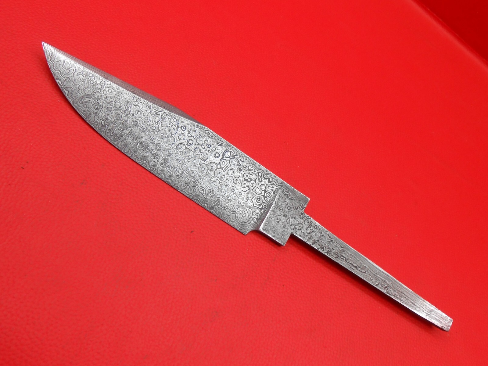 Custom Handmade Pattern Damascus Steel knife blade blank For Supply A12