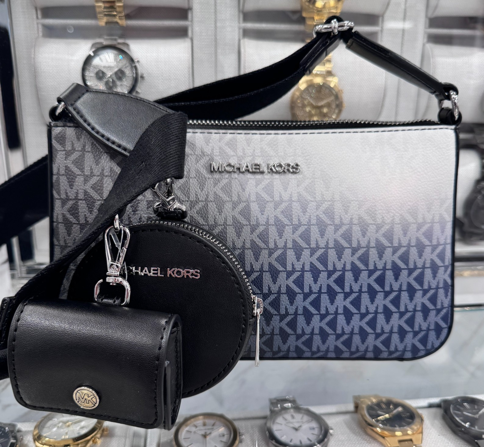 Michael Kors Jet Set Travel S Crossbody Tech 3in1 Bag Black color shift