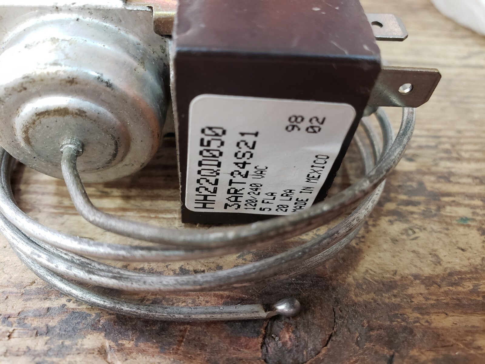 NEW CARRIER HH 22QD 050 TEMPERATURE CONTROLLER ACT. SWITCH 0-51F 34" 120/240 V