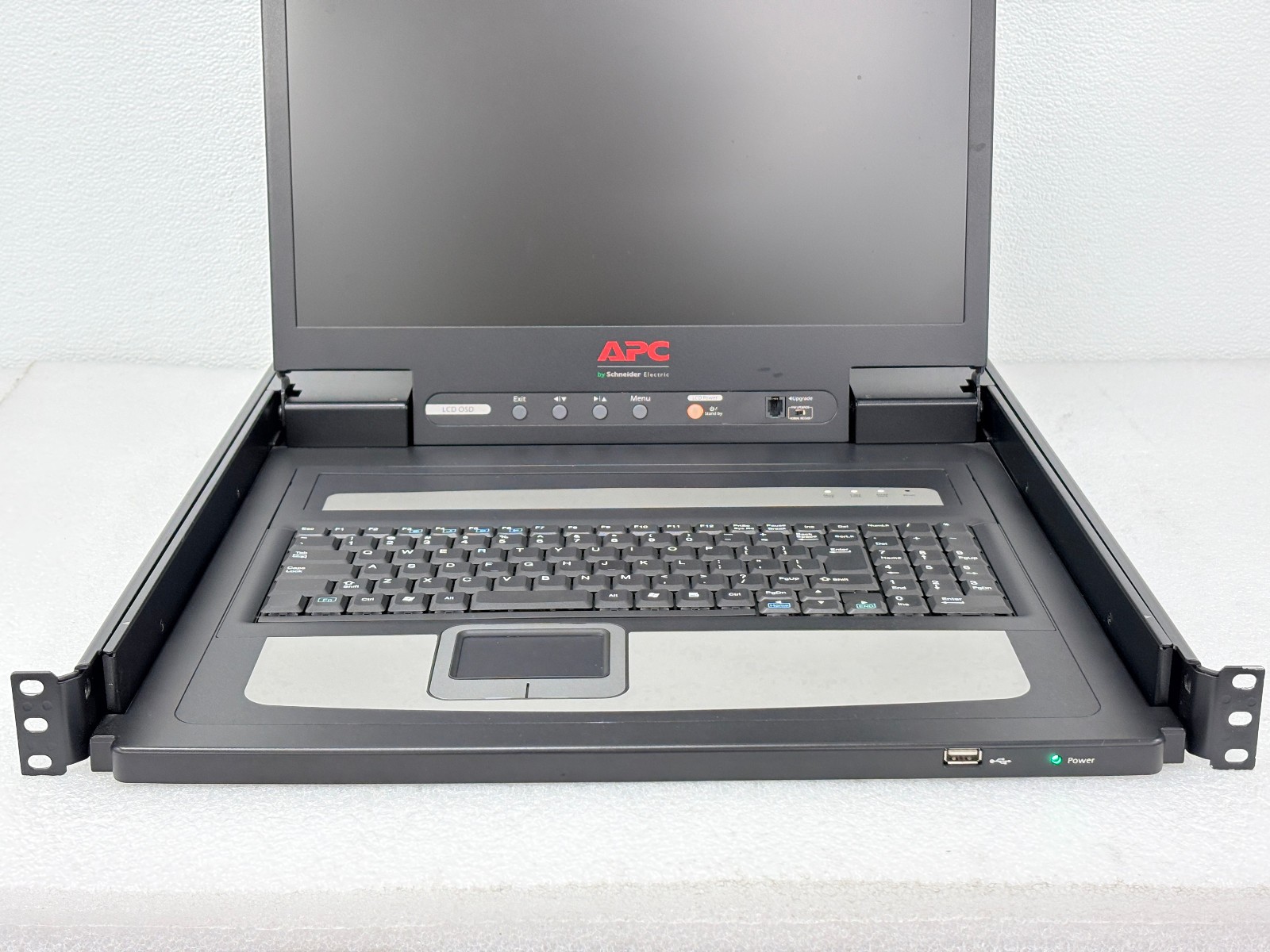 PRE OWNED | APC By Schneider Electric AP5719 19” LCD Rack Console Server - Black
