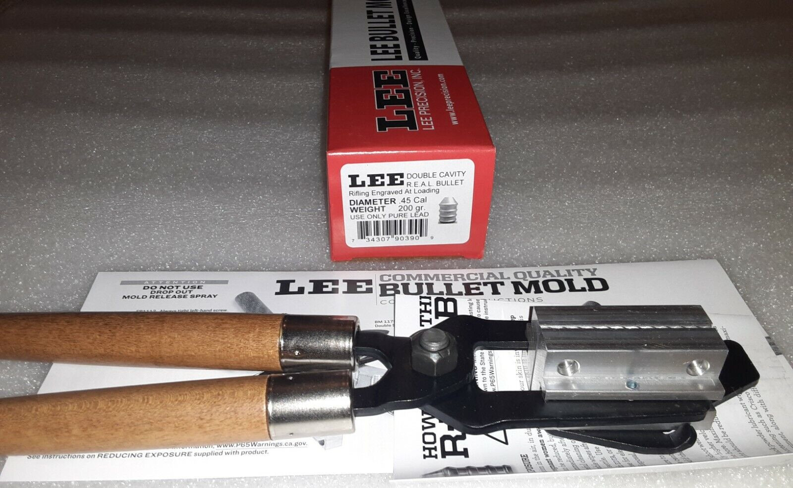 Lee 2-Cavity Bullet Mold 45-200-REAL 45 Caliber (467 Diameter) 200 Grain R.E.A.L