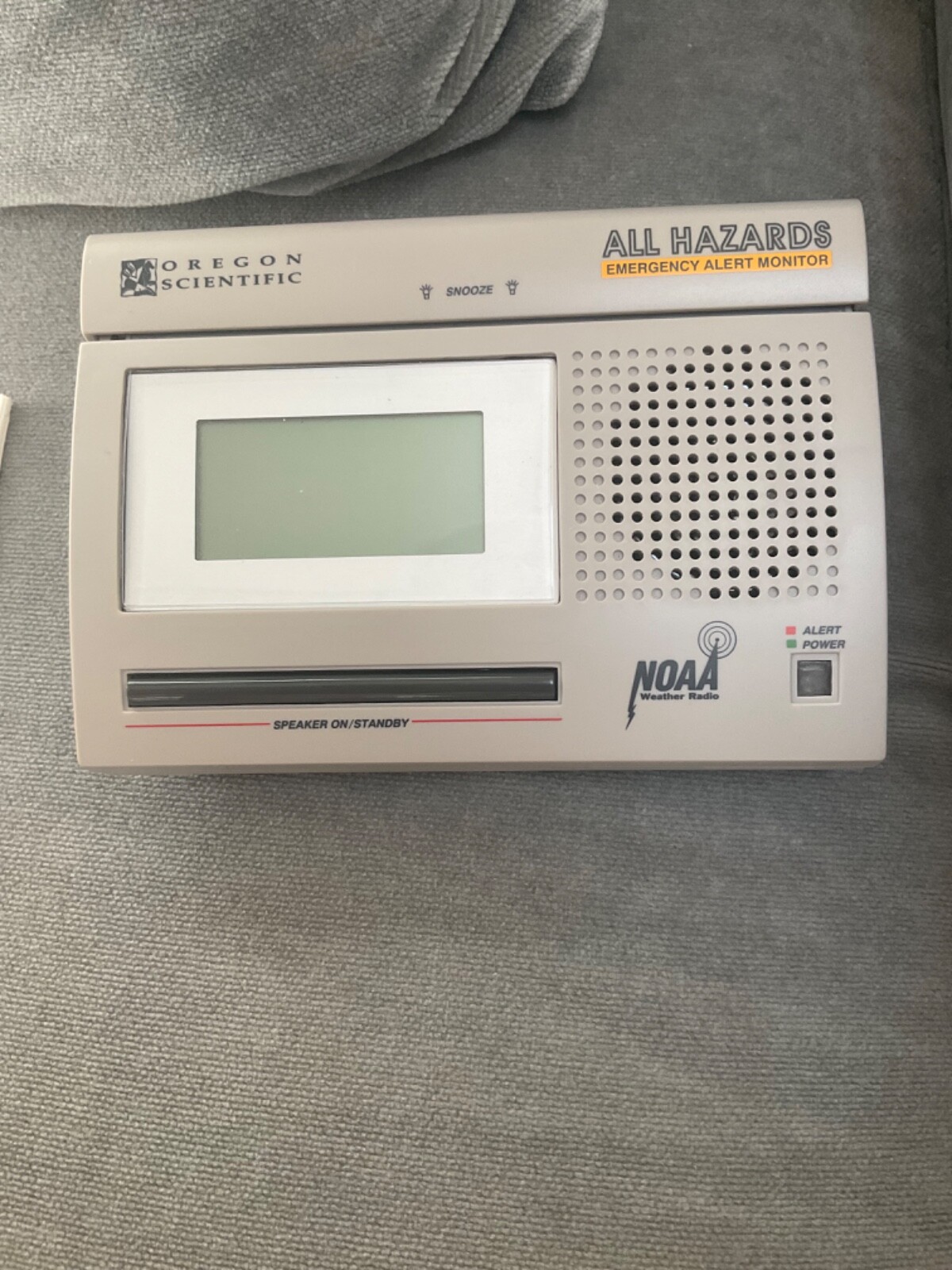 new Oregon Scientific WR 3000 NOAA weather radio hazard alert + power & instr