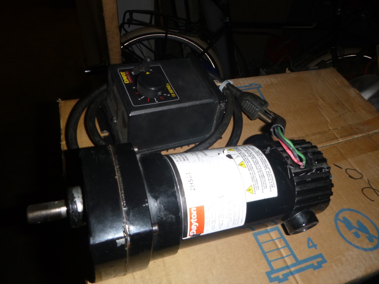 DAYTON 2H561 DC MOTOR WITH CONTROLLER