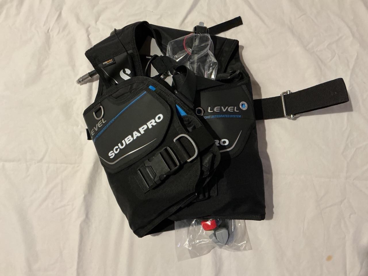 ScubaPro Level 2022 Quick Cinch with AIR2 Diving BCD, X-Small