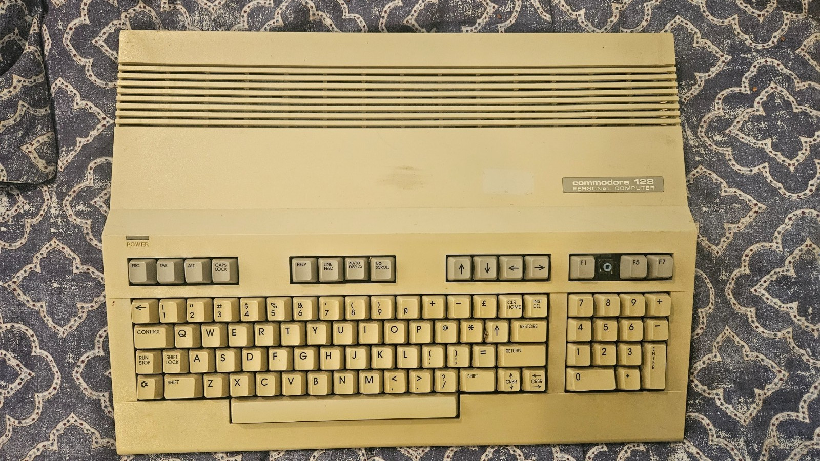 Commodore 128 C128 Computer - FREE SHIPPING