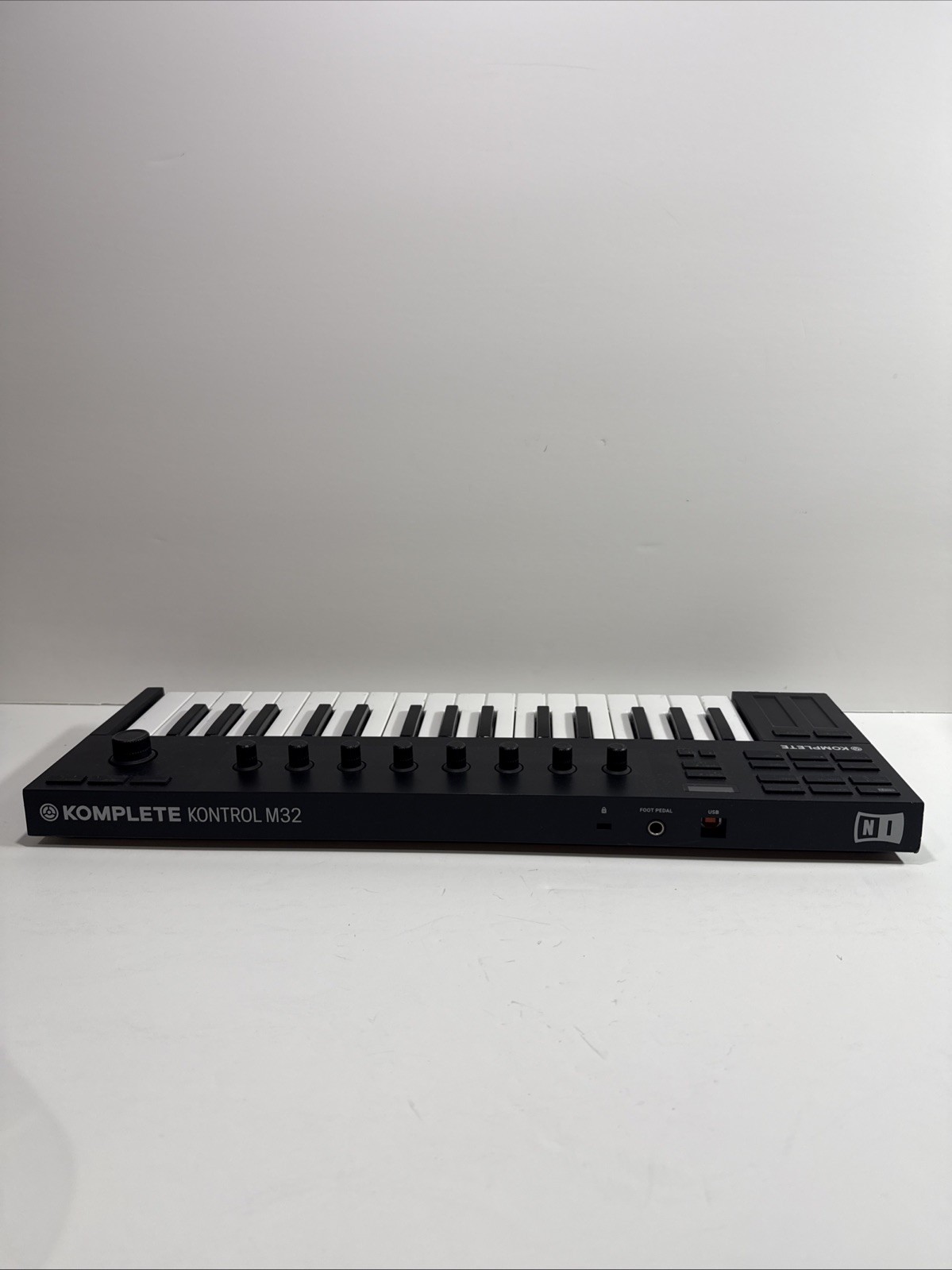 Native Instruments M32 Komplete Kontrol Keyboard Controller
