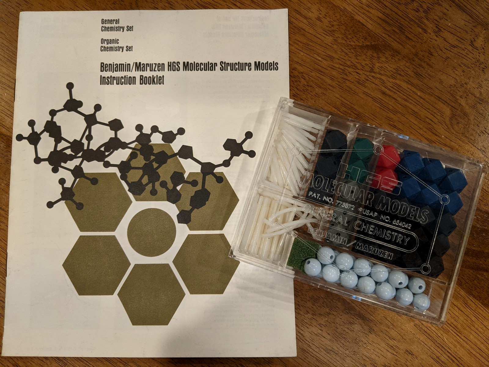 Benjamin/Maruzen HGS General Chemistry Molecular Model Kit 654042 + Instructions