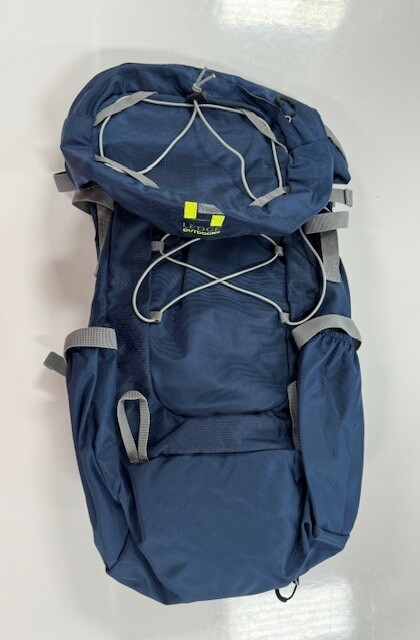 ** LEDGE OUTDOORS ** HIKING BACKPACK  ' 30L WITH HYDRATION BLADDER '-NEW BLUE