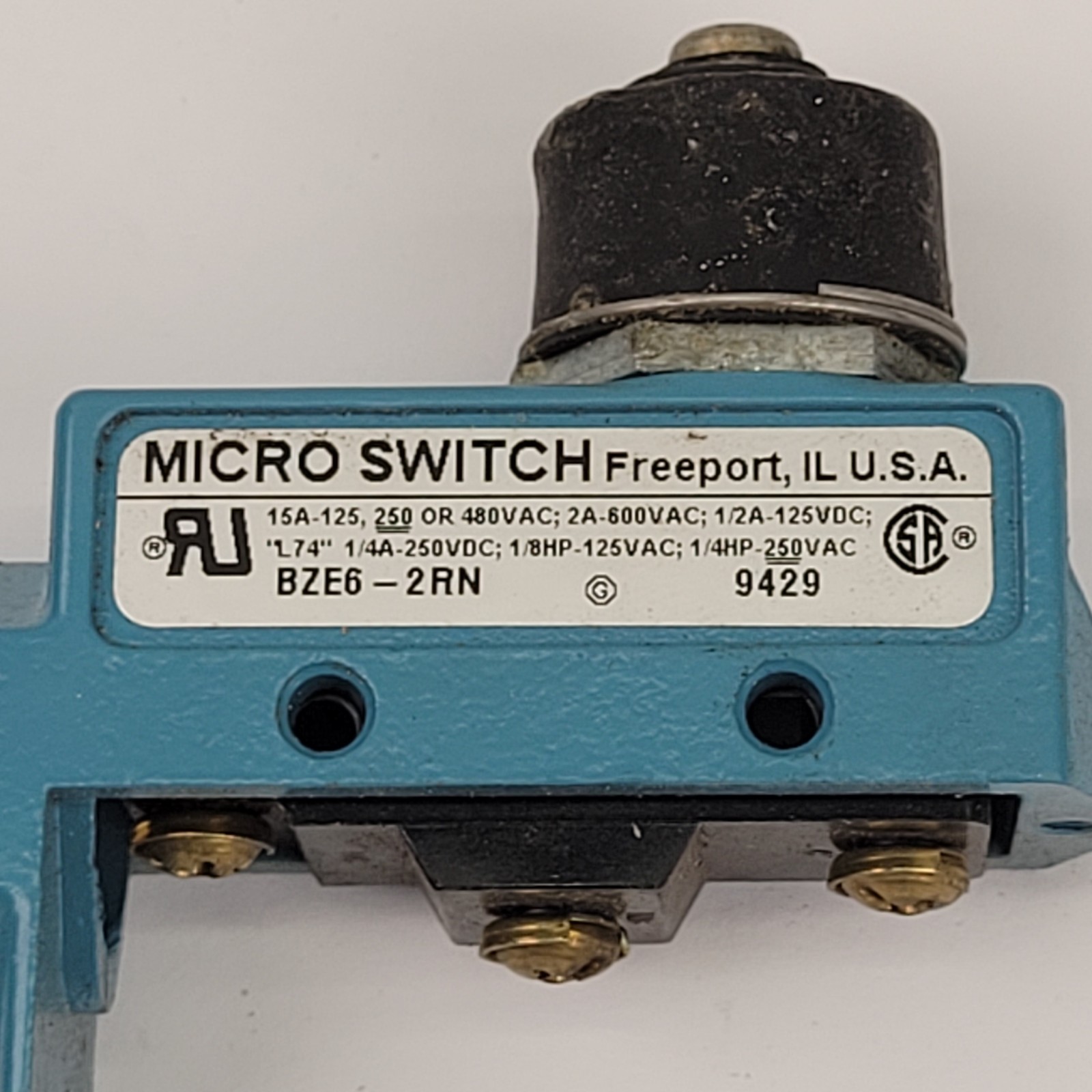 Micro Switch BZE6-2RN Limit Switch, 15A 125/250/480VAC - NEW