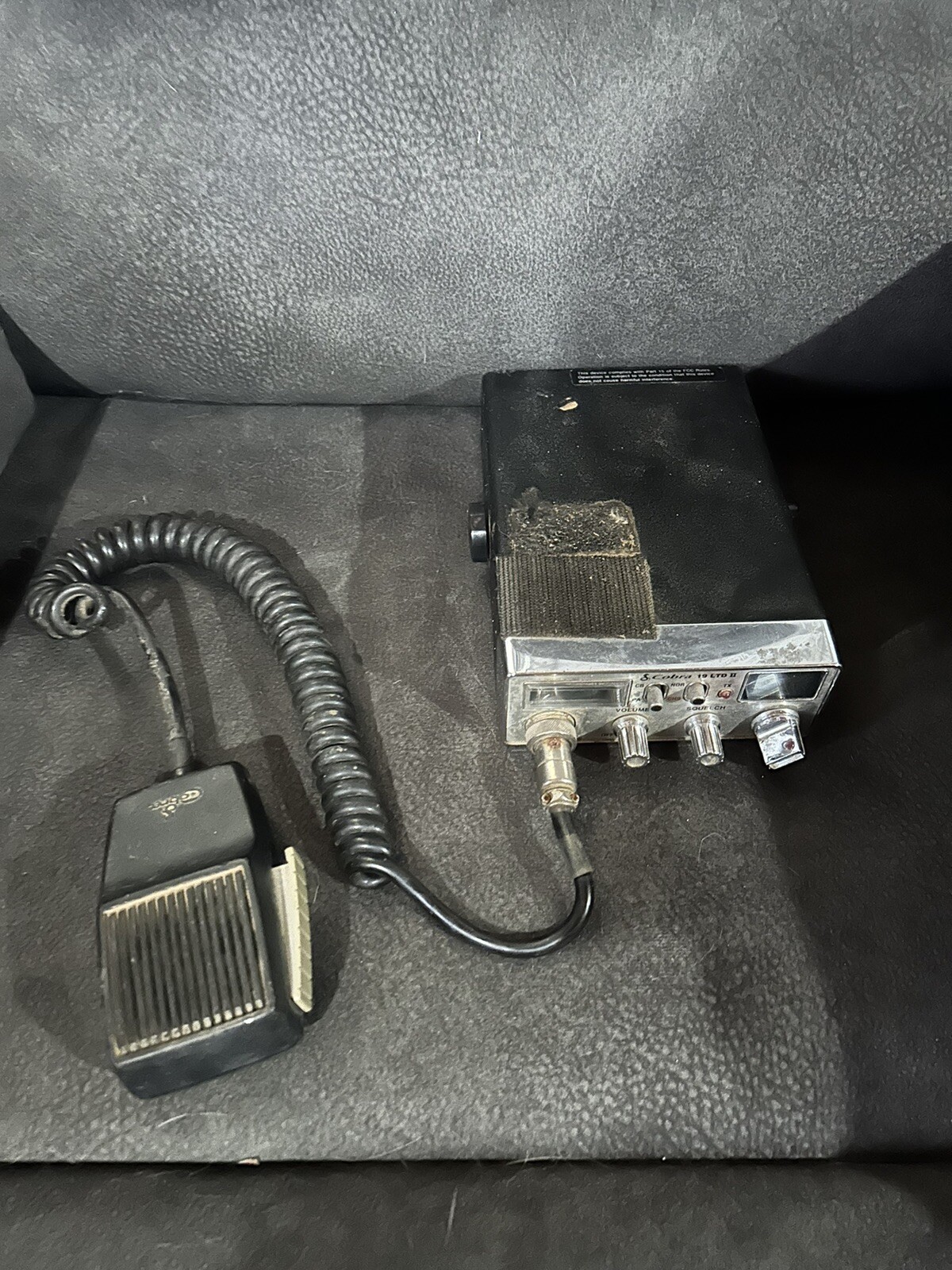 Vintage Cobra CB Radio 19 LTD II Model 19LTD II