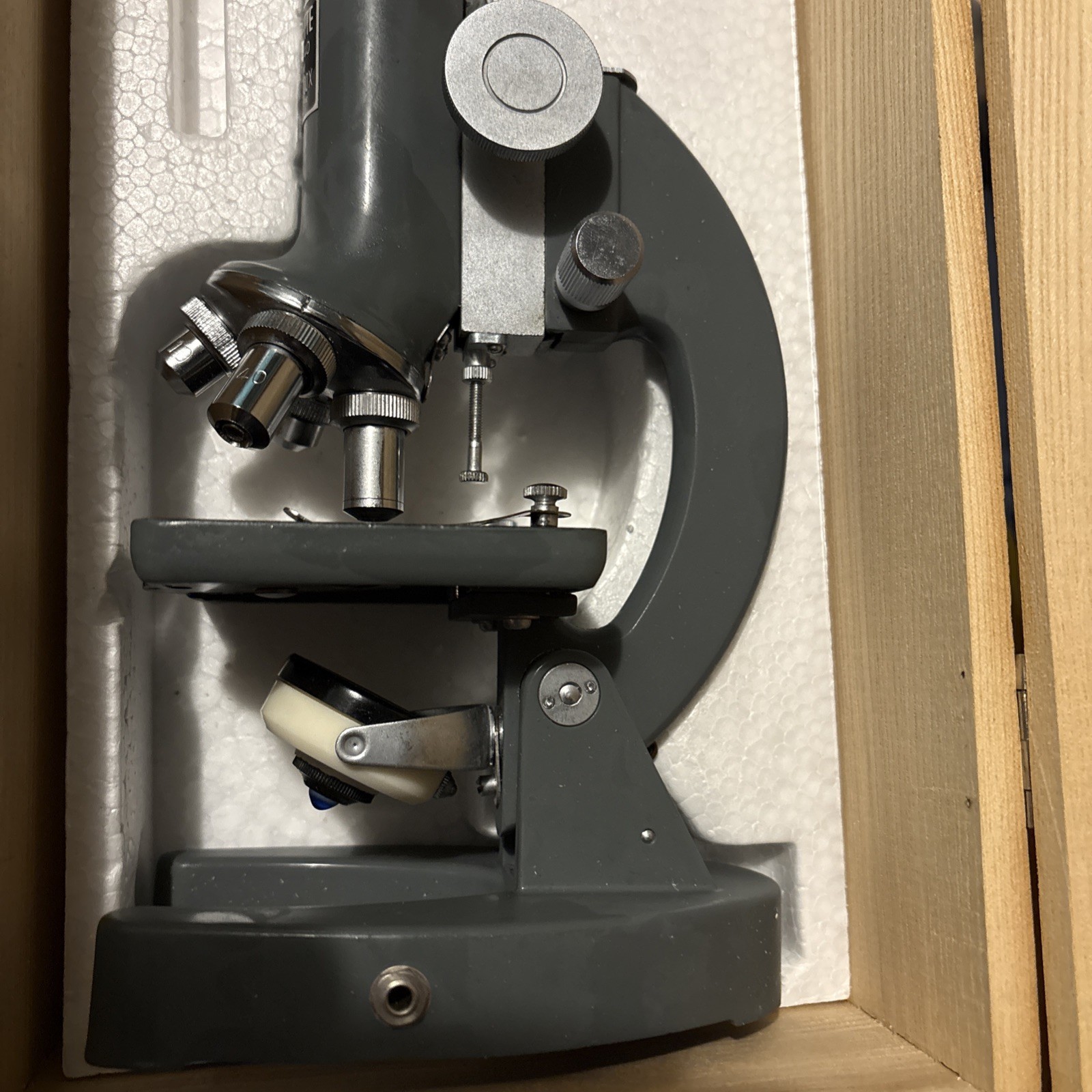 Lafayette 99-7140 Zoom 80x-1200x Microscope W/ Box