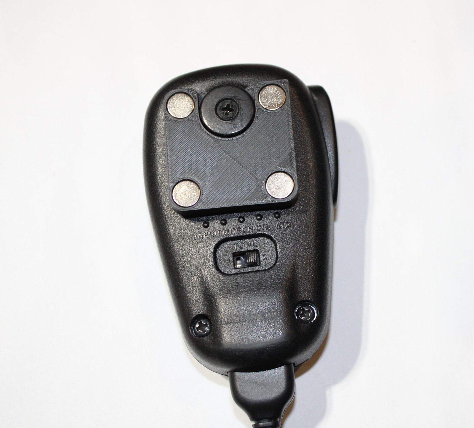 Simple magnetic mic clip - clips on the mic circle, mic sticks to the radio