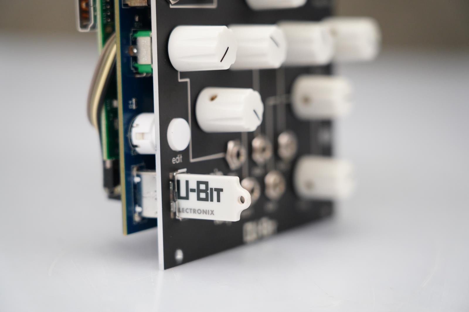 Qu-Bit Nebulae v1 Eurorack Module w/ Tiptop Stackcables #58638