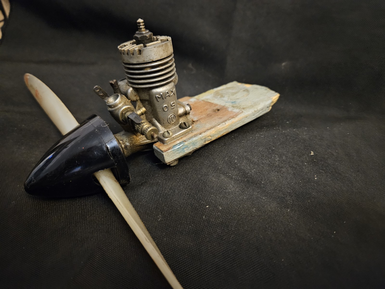 O.S. Max .10 Glow Engine – Strong Compression – Vintage OS 10 – Prop & Spinner –