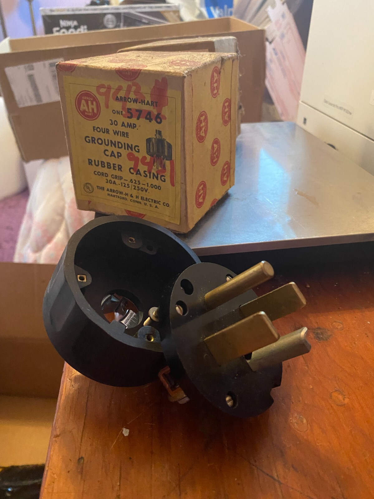 Vintage Arrow Hart 30 Amp 4 Wire Grounding Cap Connector  Rubber Casing(BS-503)