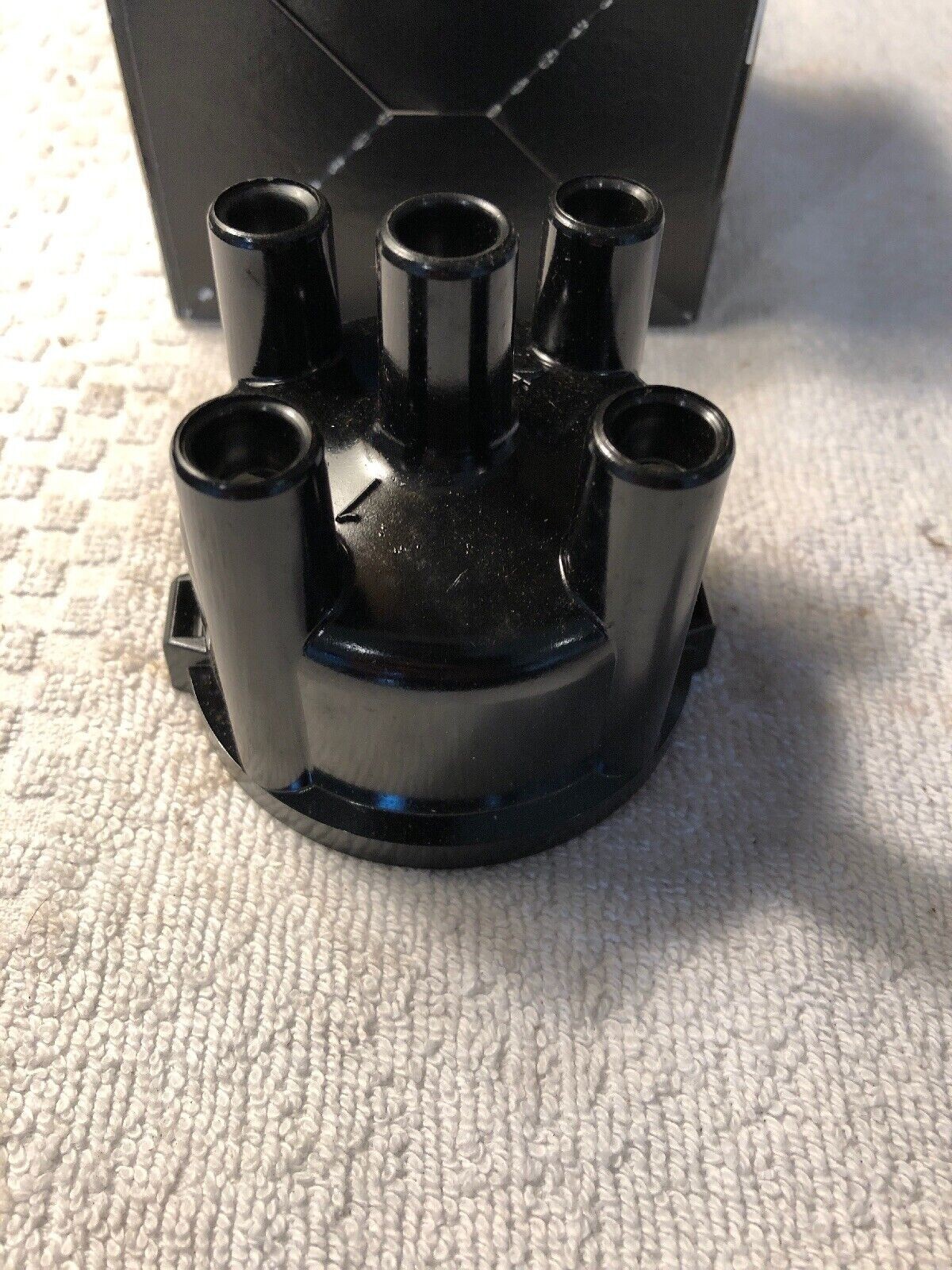 BorgWarner C557P - Distributor Cap