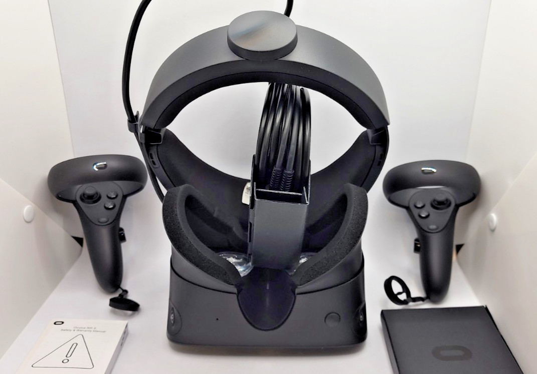 NEW Oculus Rift S PC Powered VR Gaming Headset w/ Controllers FULL KIT